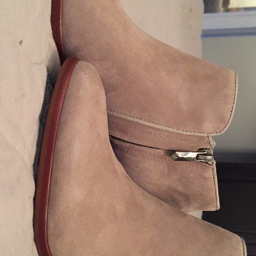 Ankle boots, never worn